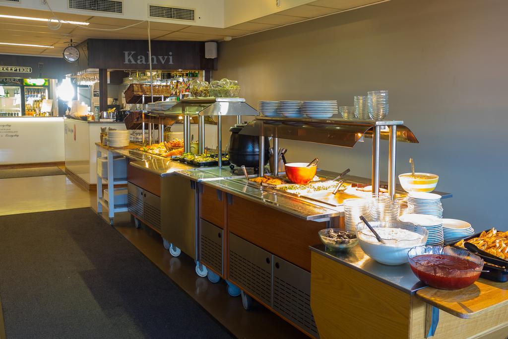 Hotelli & Ravintola Martinhovi Raisio Extérieur photo